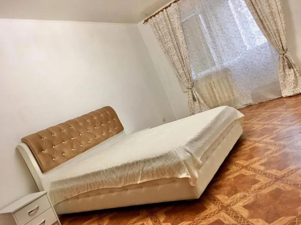 Квартира в центре у набережной и БЦ Столыпин — аренда посуточно в Тюмень