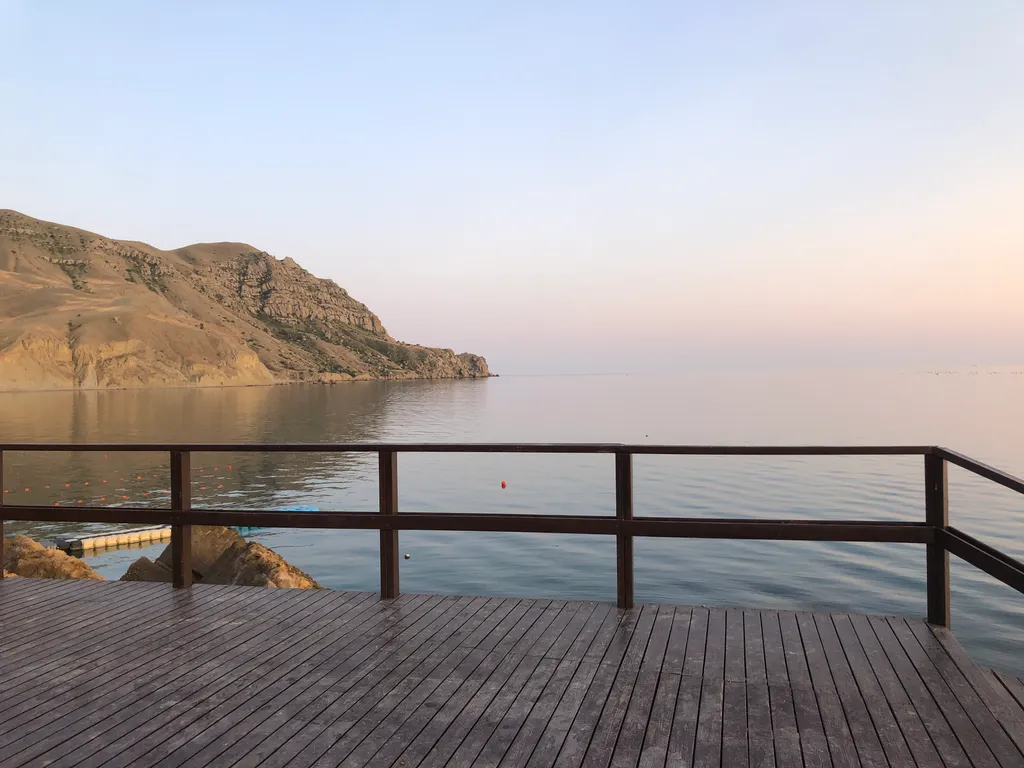 Комната с отдельной кухней, балконом