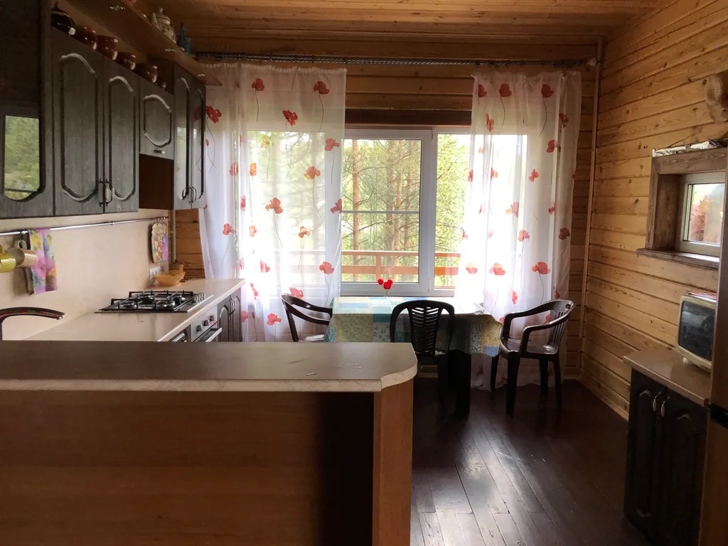 Большой уютный деревянный коттедж на самом берегу Ладожских шхер