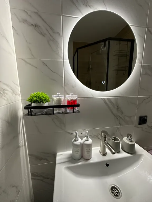 Квартира  с двумя раздельными комнатами, у подножья горы.