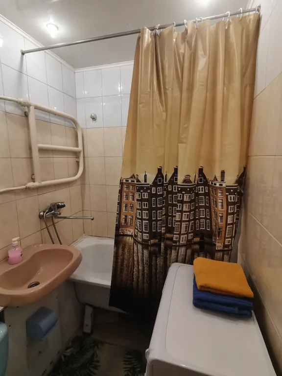 Квартира эконом класса в хорошем районе, с видом на театр