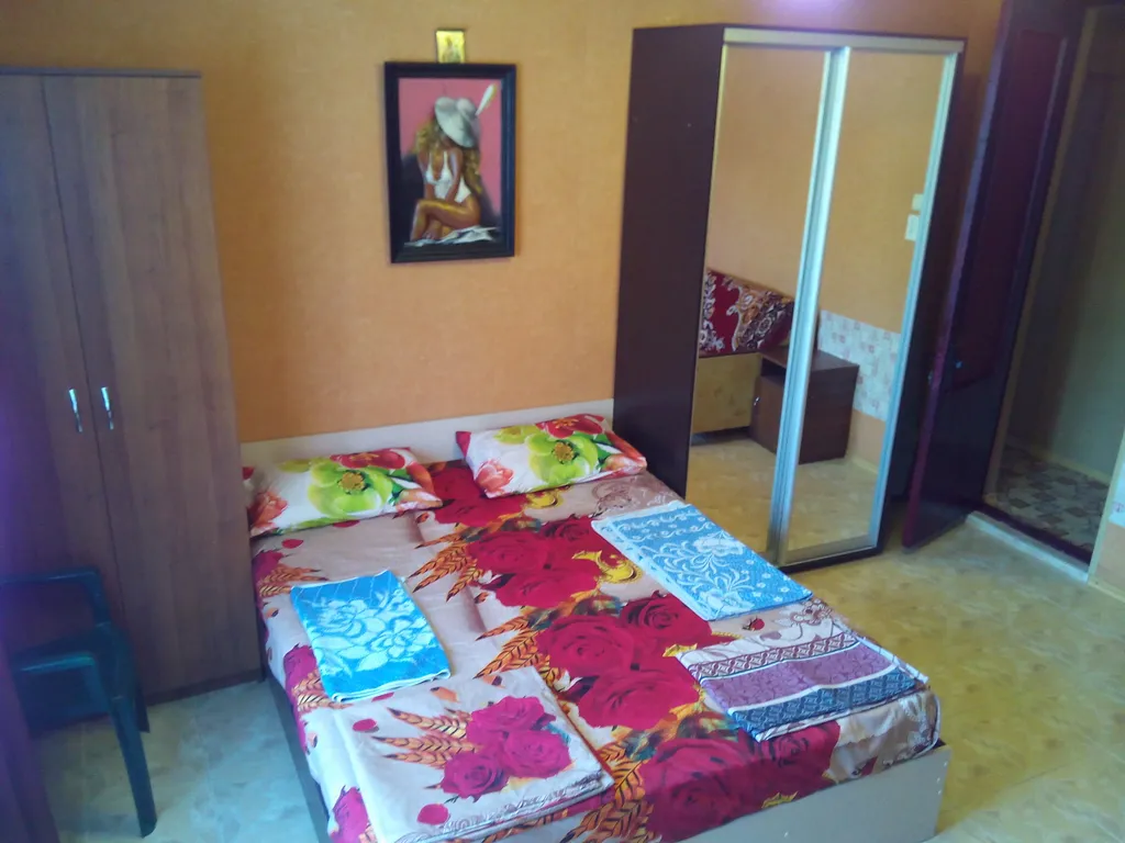 Дом у моря и парка фрунзе