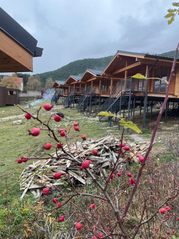 Цей коттеджи с видом на цейские горы