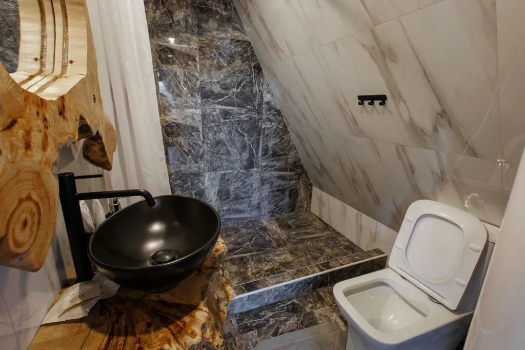 Коттедж Дом с баней и чаном с видом на озеро — Лабинск