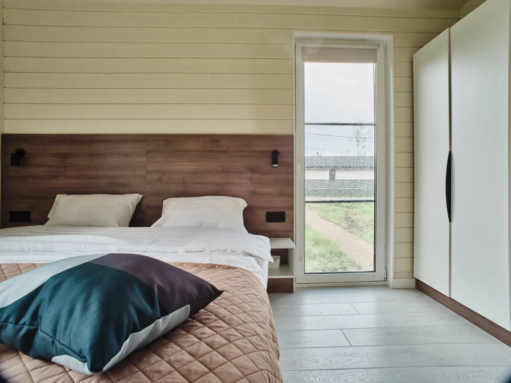 Коттедж Новый дом с сауной и детской/спортивной площадкой — Капорки