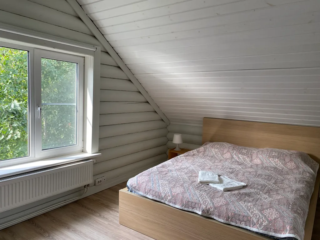 Коттедж у озера