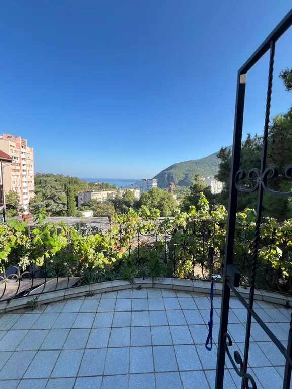 Дом с видом на море для большой семьи