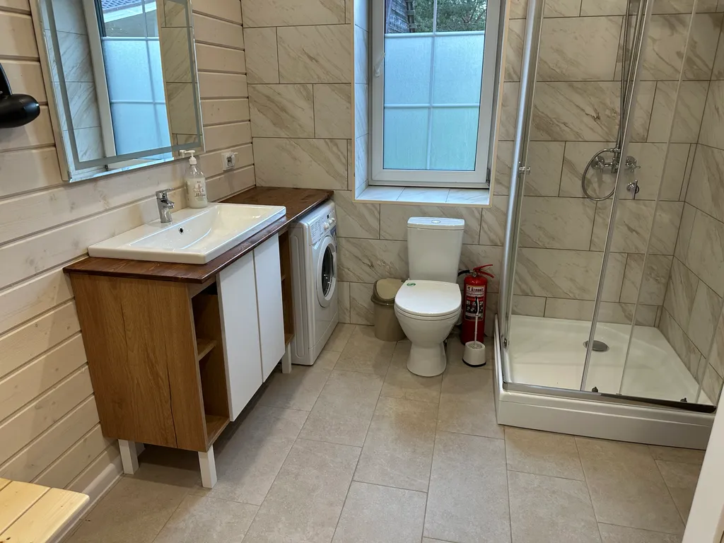 Уютный и просторный гостевой дом коттедж