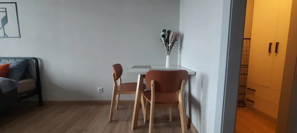 Квартира-студия с видом на город и озеро