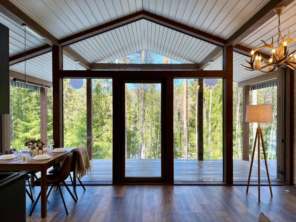 Коттедж Дом Аура Леса на склоне с большой террасой и видом на лес и реку — аренда посуточно в Куйвози