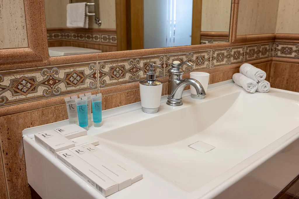 Квартира с бассейном и видом на море