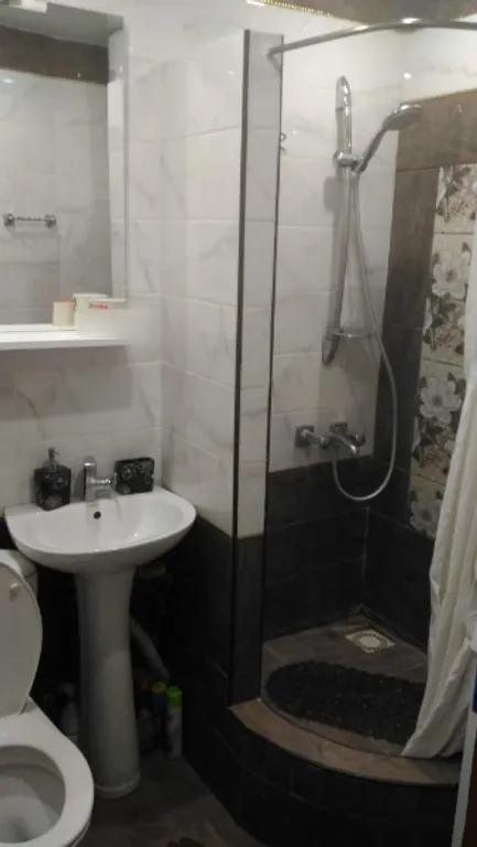 Квартира со своим двориком, мангалом и беседкой