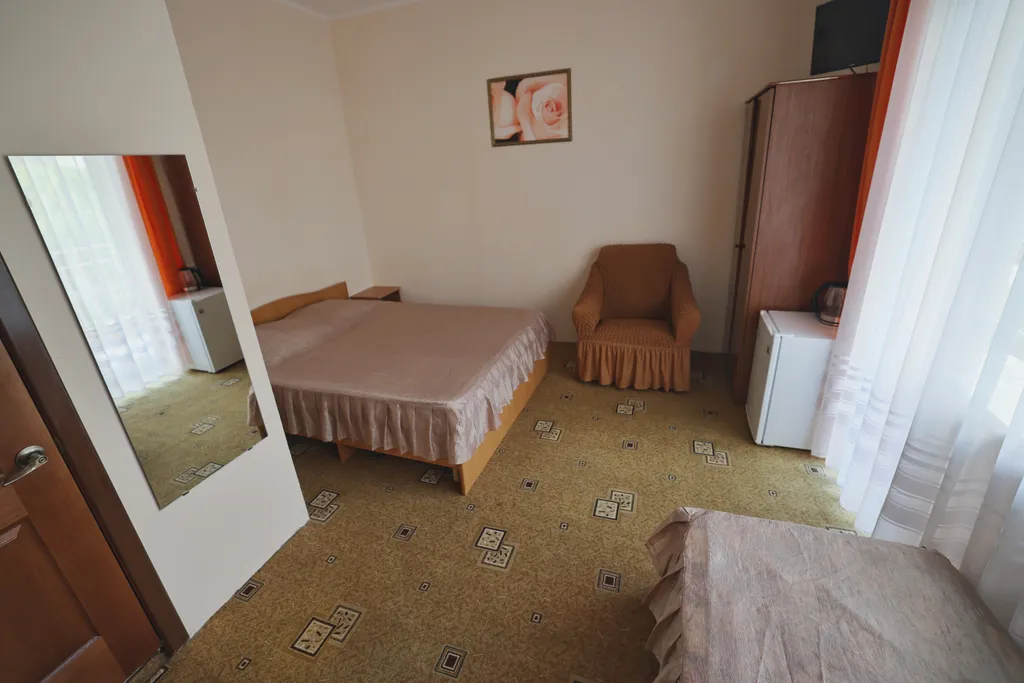 Квартира Трехместный номер с доп. местом с балконом и видом на горы — Лазаревское