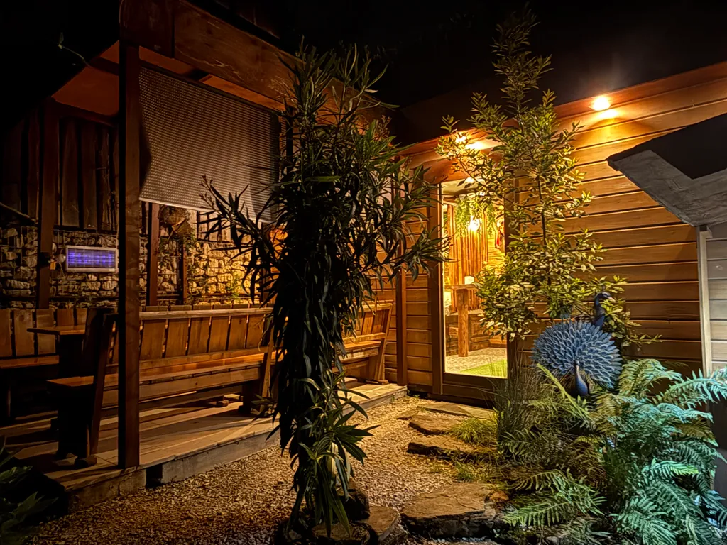 Дом Шилтон Виладж с бассейном, баней и джакузи