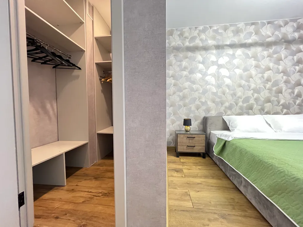Квартира Трёхкомнатная квартира с террасой, набережная лейтенанта Шмидта — Санкт-Петербург