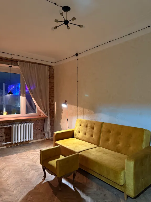 Новенькая ретро-лофт двушка в самом центре