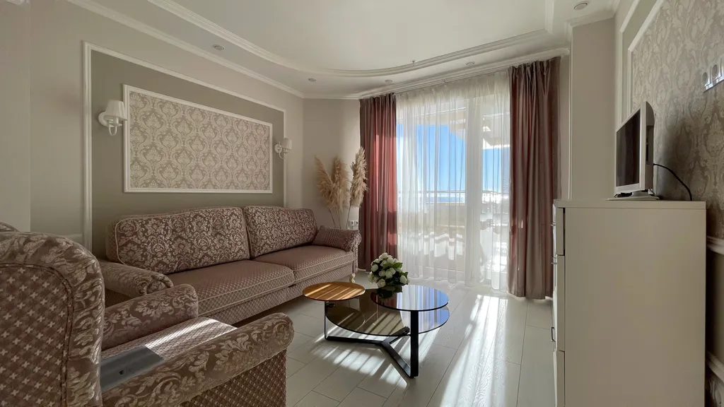 Квартира у моря с двумя спальнями и панорамным балконом