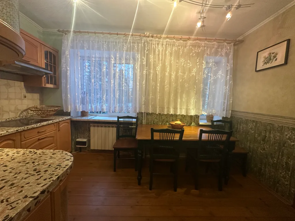 Просторная квартира для отдыха семьей загородом