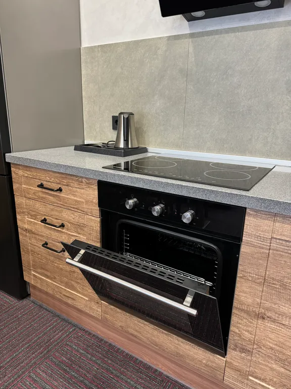 Студия и спальня с панорамными окнами