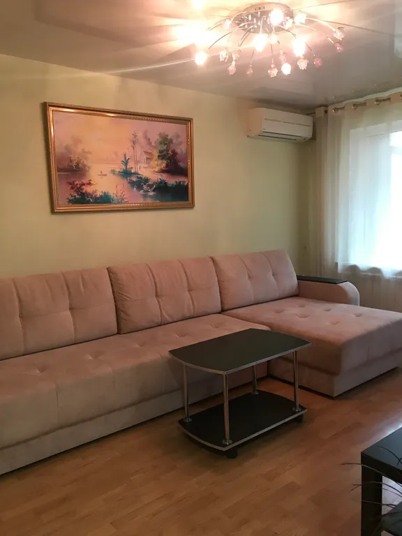 2-комнатная квартира в центре — аренда посуточно в Энгельс