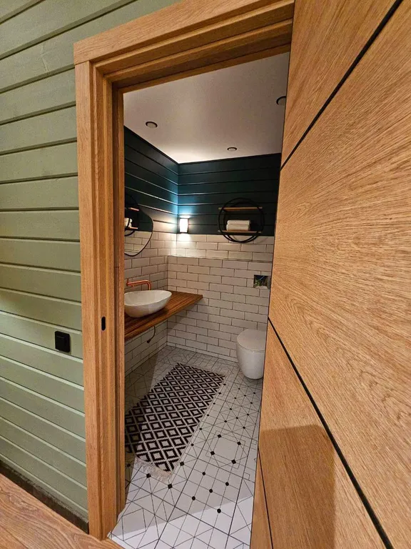 Дом с террасой с выходом на озеро