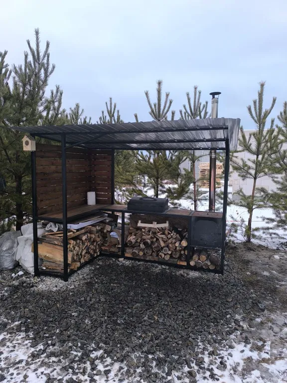 Дом в сосновом лесу