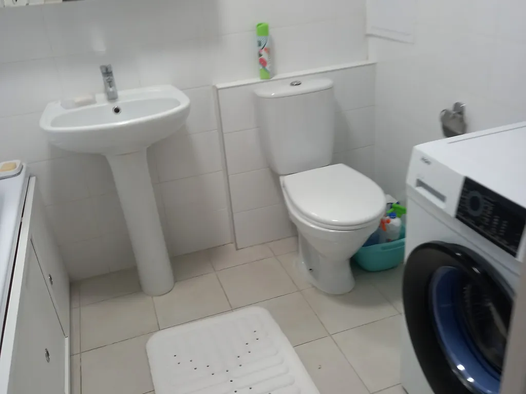 Светлая, уютная комната в 3-х квартире (не отдельная квартира)