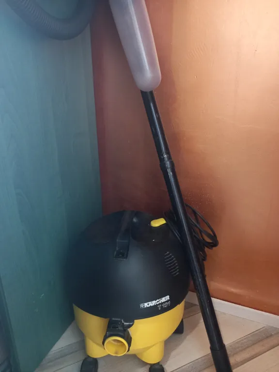 Кондиционер и камин.