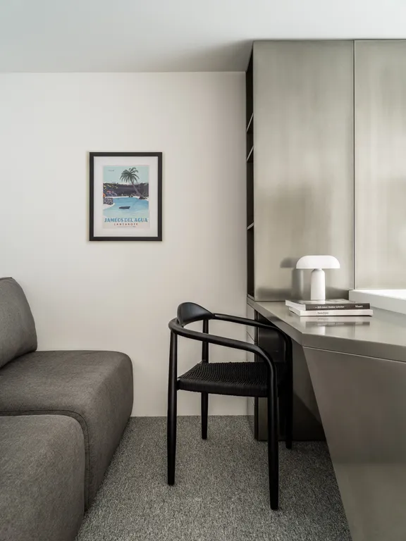 Стильный апартамент с видом на башни