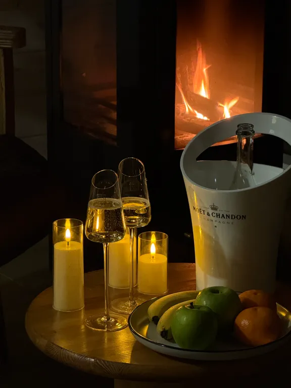 Домик на холме с видом на Байкал