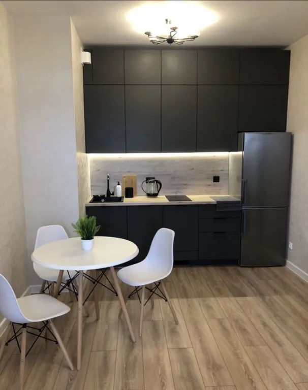 Уютная двушка на 20 этаже с видом на озеро