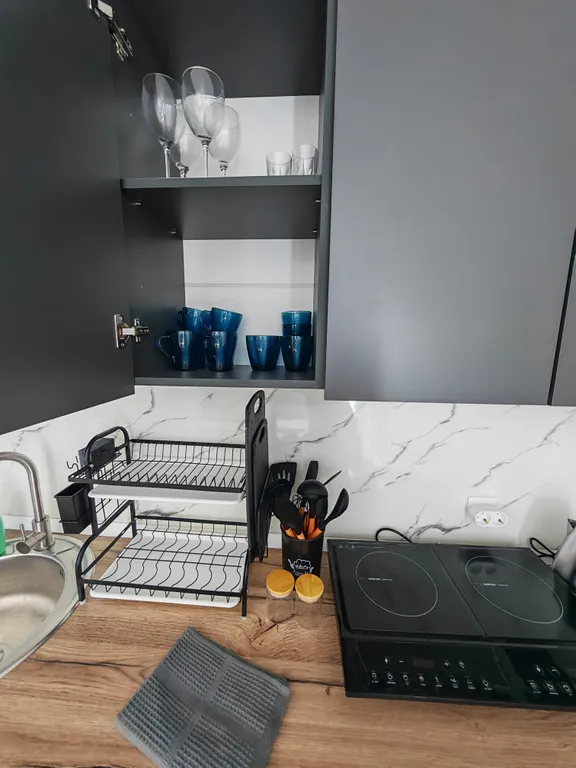 Уютный домик с бассейном среди гор недалеко от моря