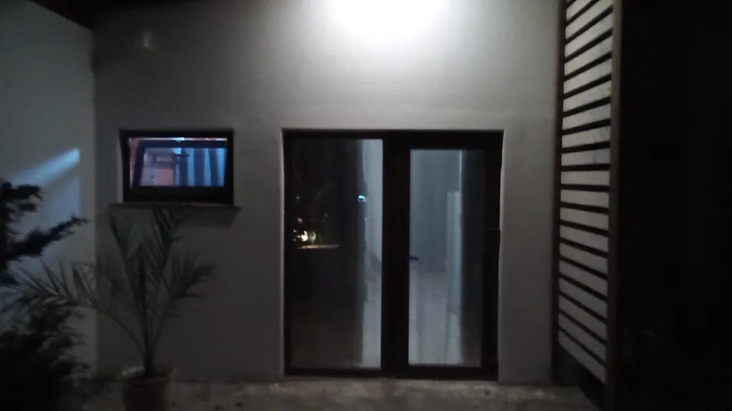 Четырёхместный аппартамент в соснах у моря