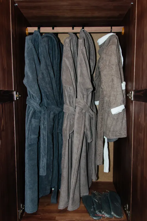 Уютный коттедж в сосновом лесу с видом на озеро