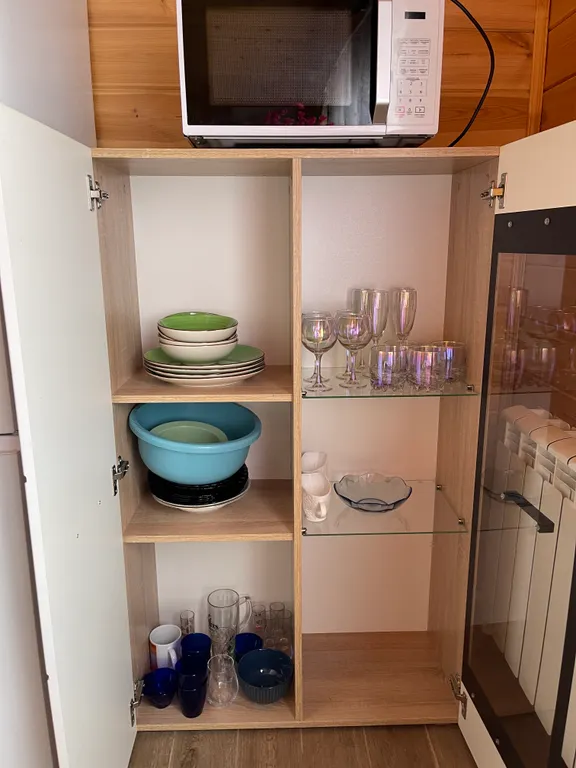 Уютный дом у леса и озера