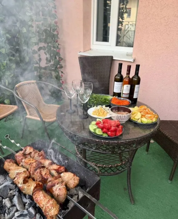 Дом в парке Цветник на курортном бульваре с парковкой и мангалом, Пятигорск