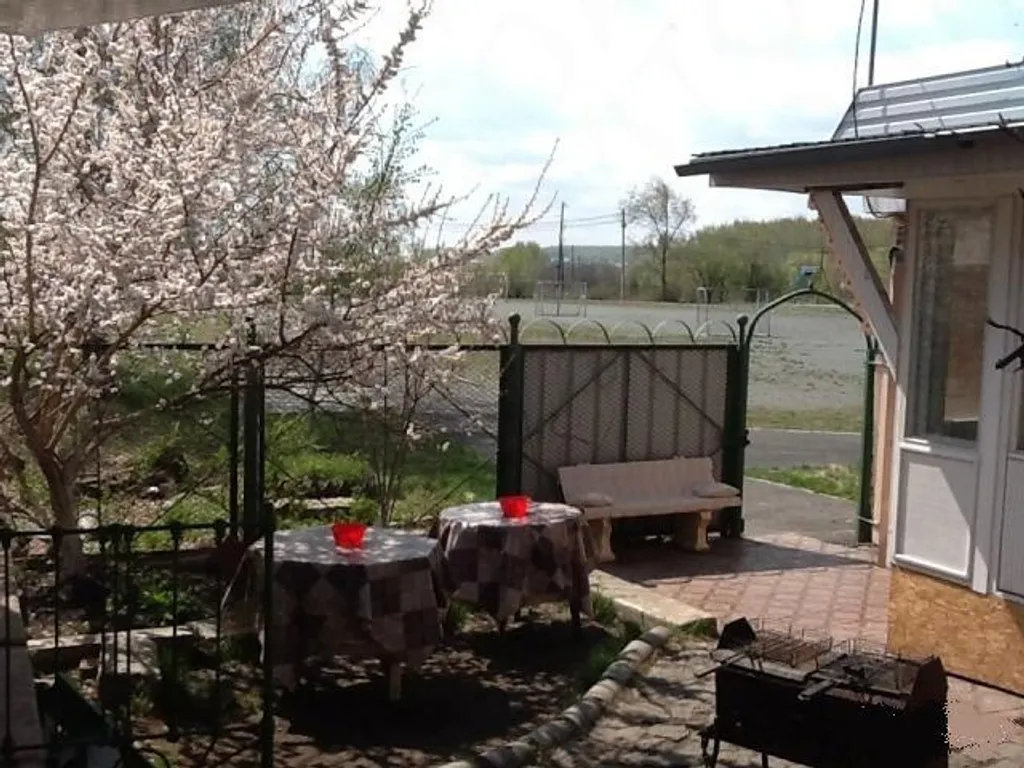 Уютный тёплый домик у леса и озера Шершни