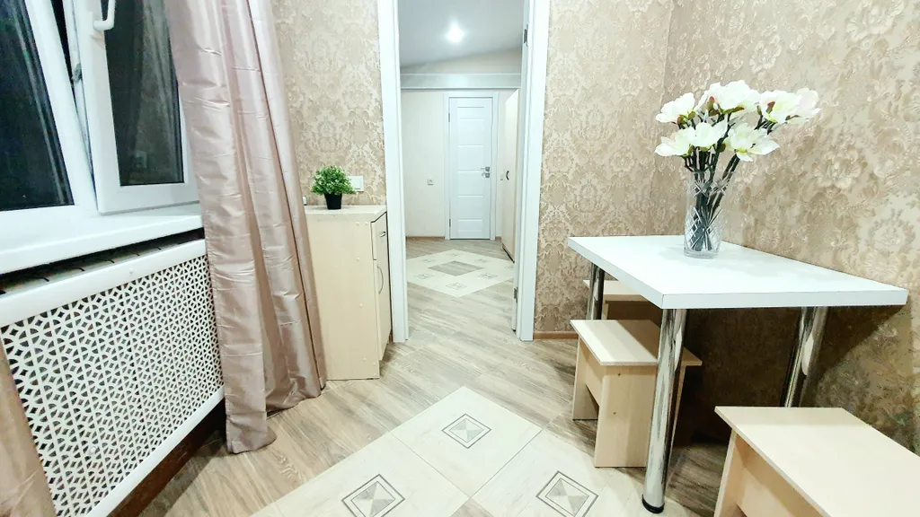 Уютный дом с собственным двором, навесом и парковкой