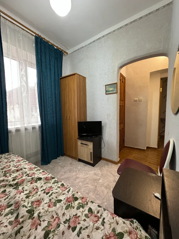 Квартира Квартира Семейный номер 2-х комнатный 3-х местный с террасой на с видом на горы — Геленджик