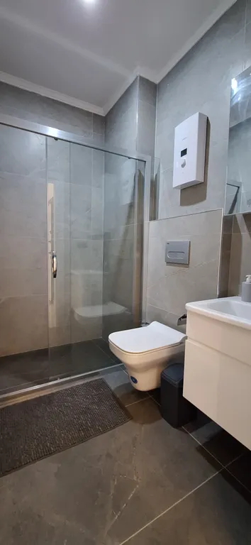 Новая уютная квартира в центре города, на пляже Клеопатра, с бассейном