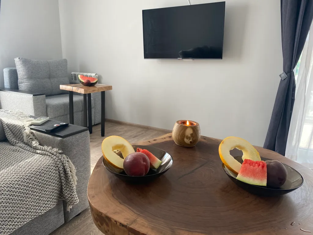 Квартира с видом на можжевеловую рощу и море