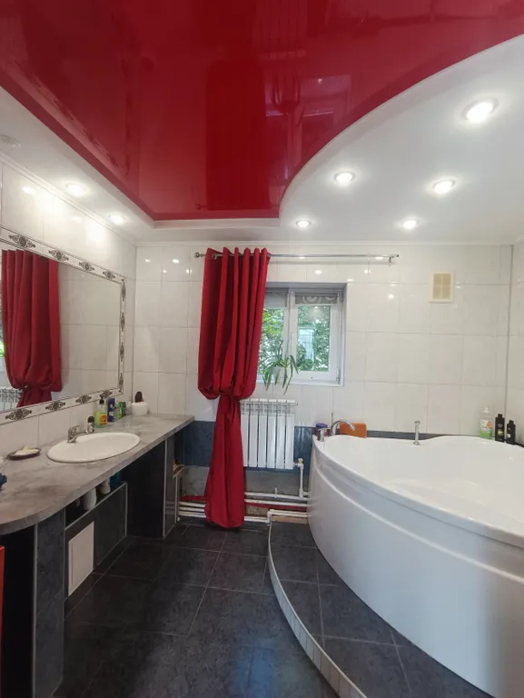 Домик в Лениском на берегу озера