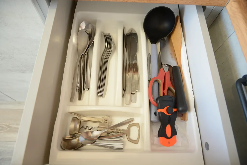 1к между морем и Кипарисовым озером