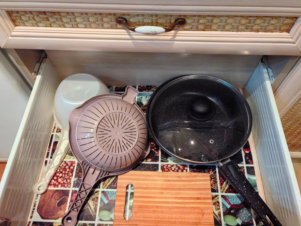 Квартира с отличным видом, душевой кабиной и балконом