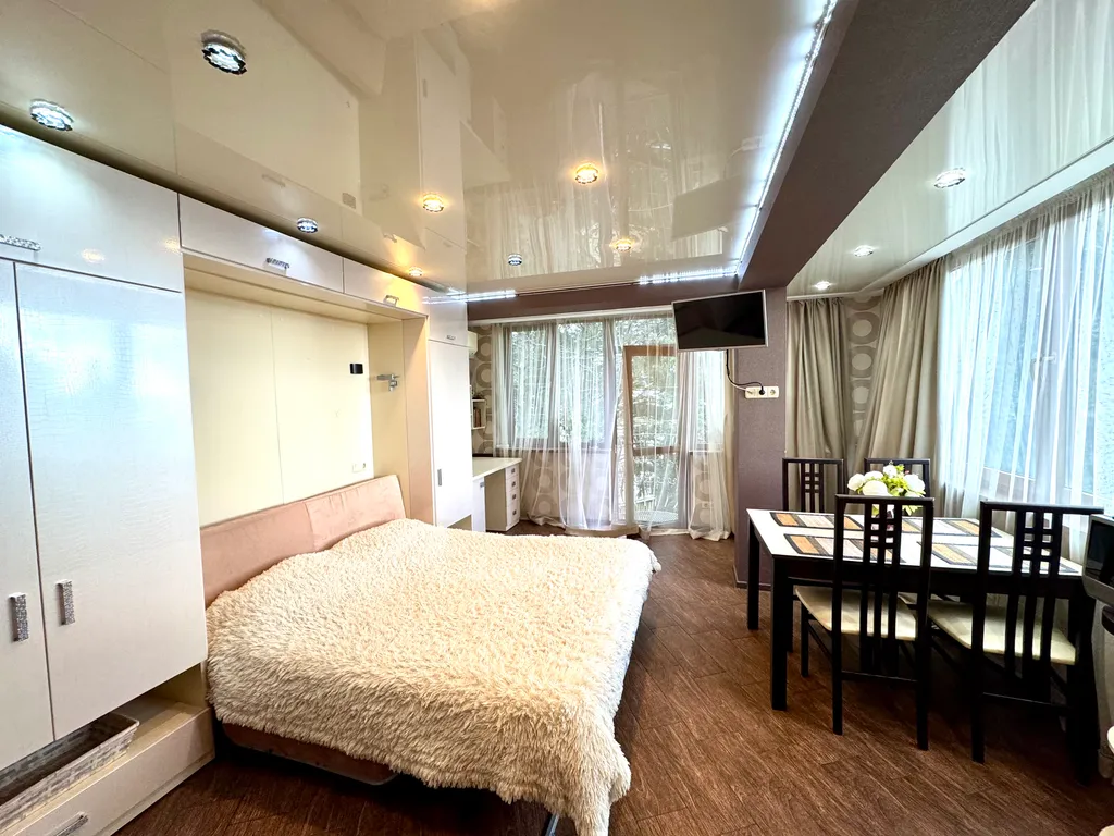 Квартира Студия с видом на море — аренда посуточно в Ялта