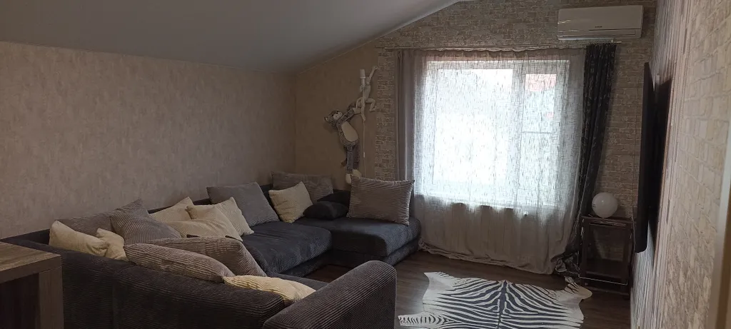 Домик у озера