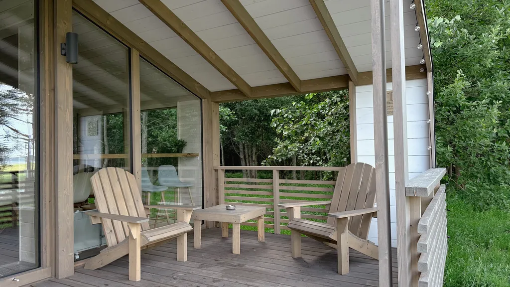 Коттедж Уютный дом на берегу озера — Плодовое