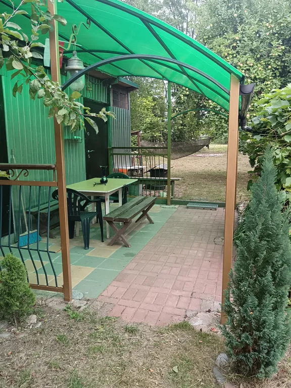 Часть дома с отдельным входом садом и парковкой