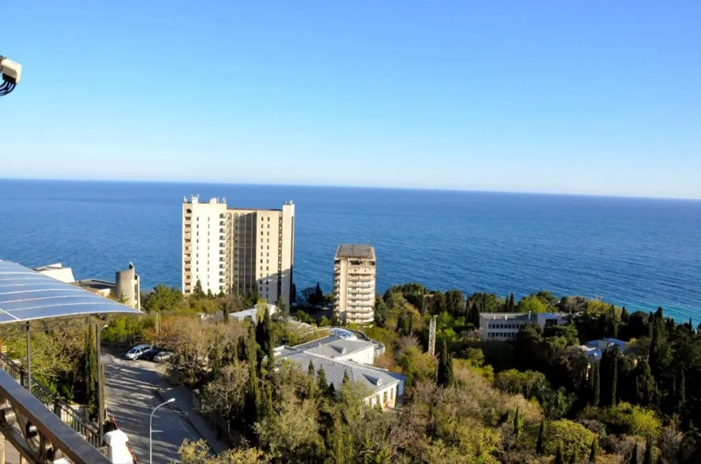 Апартаменты с видом на море и горы