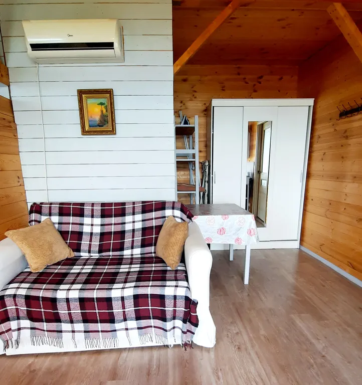 Уютный дом с видом на море и горы